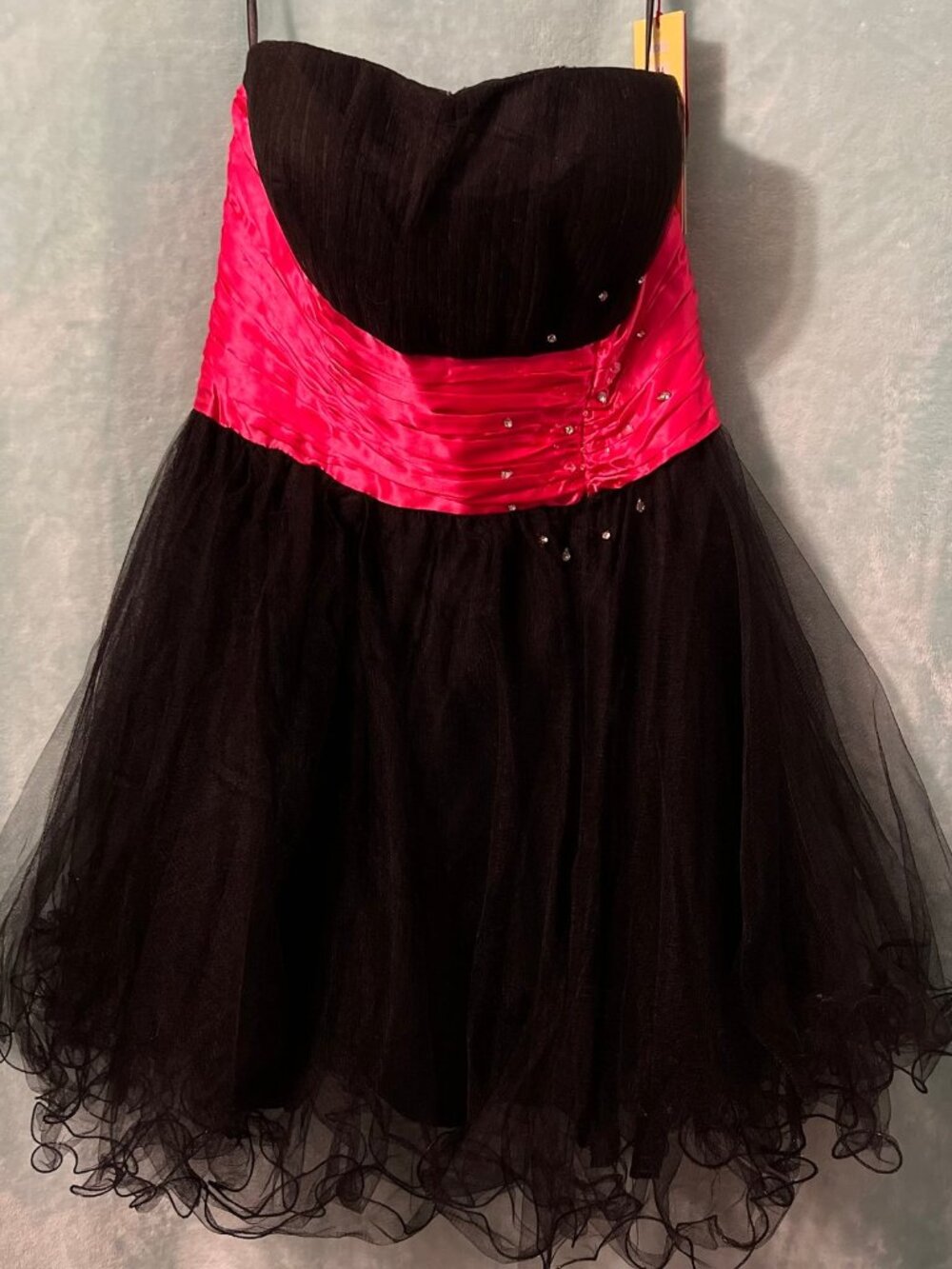 May Queen Couture Black & Fuchsia Fit and Flare Formal Dress y2k style NWT 14